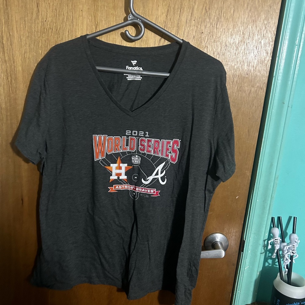 3/25$ Fanatics Women’s 2021 Wolrd Series Tee